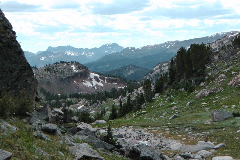 22-M1110013.JPG - We are now at about 9500 feet elevation and getting close to the tree line.  The view back along our trail is incredible