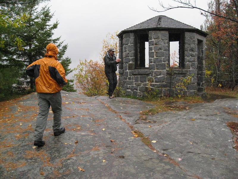 IMG_7137.jpg - A neat rock shelter at the top of Owl Mountain - nice shelter from the rain.