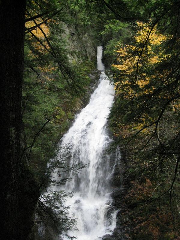 IMG_7161.jpg - Moss Glenn waterfall.  Falls was around 100 feet high.